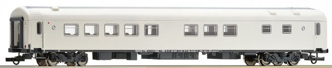 Restaurant car series 9900 in Grandes Lineas Blanco livery<br /><a href='images/pictures/Roco/230567.jpg' target='_blank'>Full size image</a>